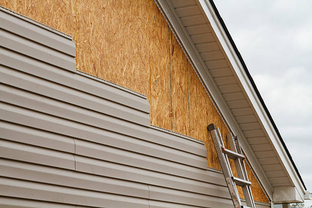 Professional Wood Siding technician working in Hazlet, NJ